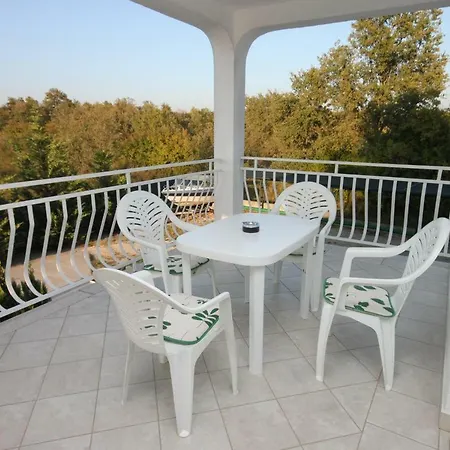 With A Parking Space Stranici, - 7105 Daire *